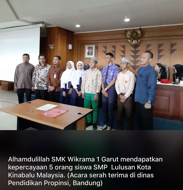 SMK Wikrama 1 Garut mendapat kepercayaan Mendidik 5 Santri Asal Malaysia